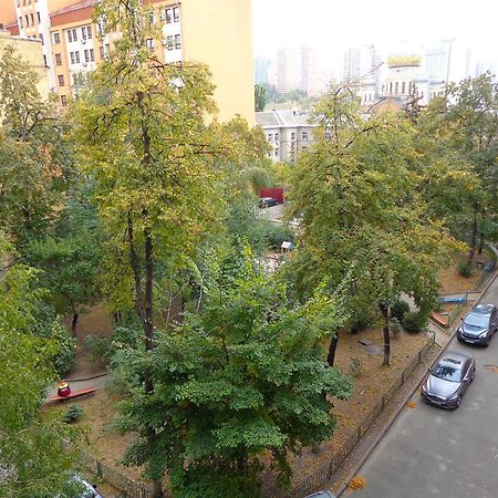 Apartment Olympyska On Velyka Vasylkyvska 45 Kiev Exterior foto